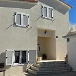 Arleta Apartman
