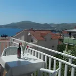 Arleta * トロギール